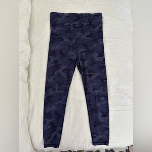 Gap fit maternity blue camo leggings
